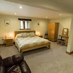 Lords Seat 4*